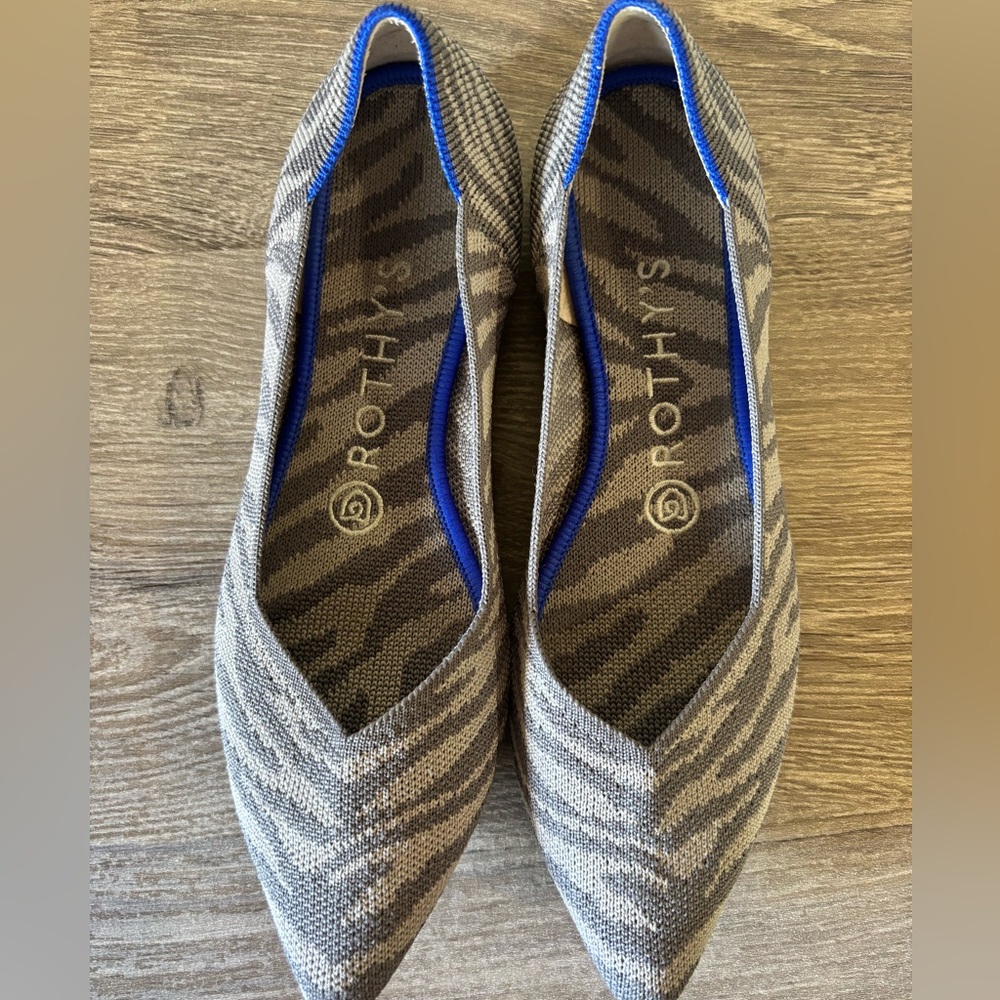Rothy’s Point Flats Gray Zebra Size 7